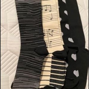 NWOT- Compression Socks - 4 pairs